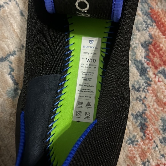 Solid black rounded toe Rothy’s - Picture 4 of 4